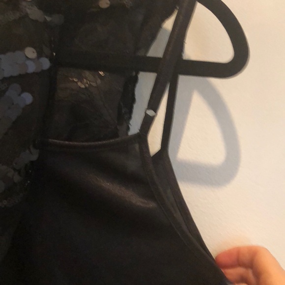 NWOT Sparkly sequin top - Picture 4 of 5